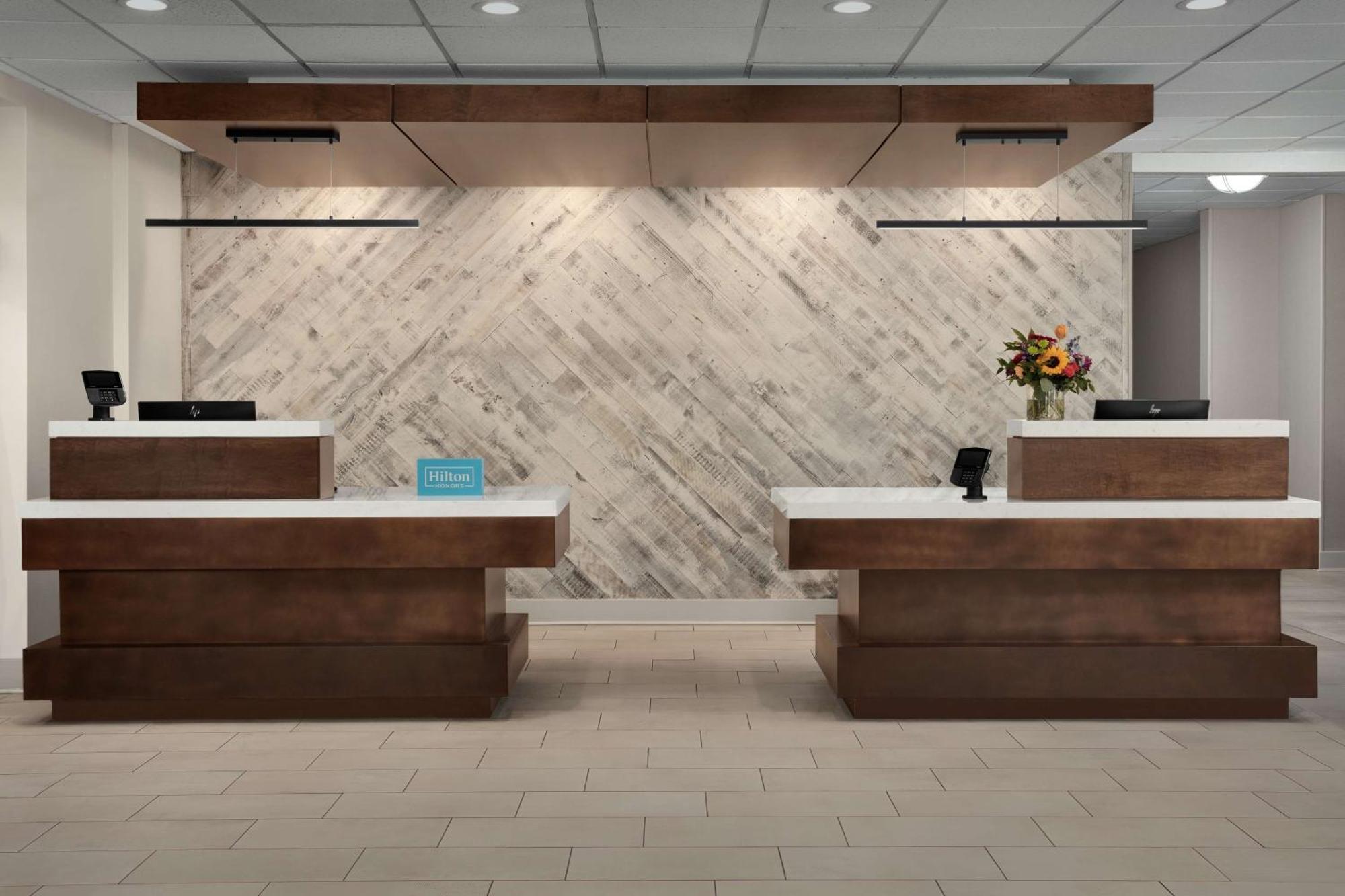Hilton Garden Inn Philadelphia-Fort Washington Exterior foto